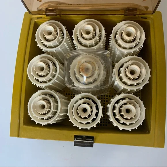 Vintage Lady Schick hot
Rollers. - Picture 3 of 10